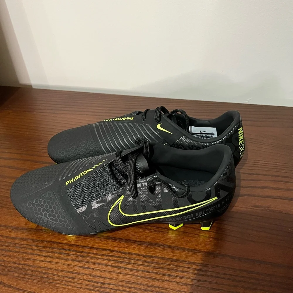 Nike Phantom Venom Pro FG Football Soccer Cleats